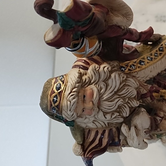 Vintage Musical Porcelain Santa with Bunnies Plays I wish you a Merry Christmas - Picture 14 of 16